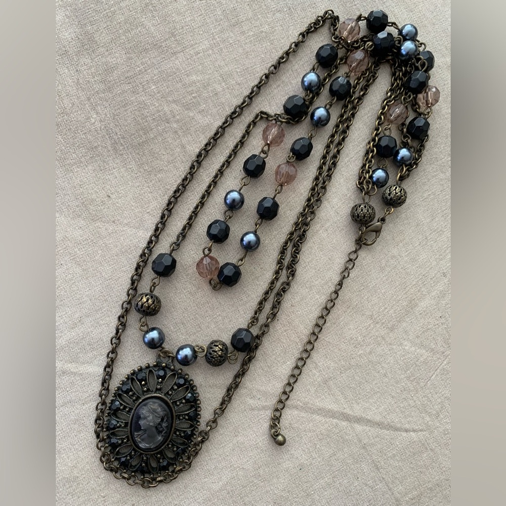 Black Cameo Pendant Brass Chain Hematite Bead Gothic Necklace - Picture 5 of 5